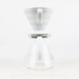 HARIO V60 Dripper & Dekantér (biely)